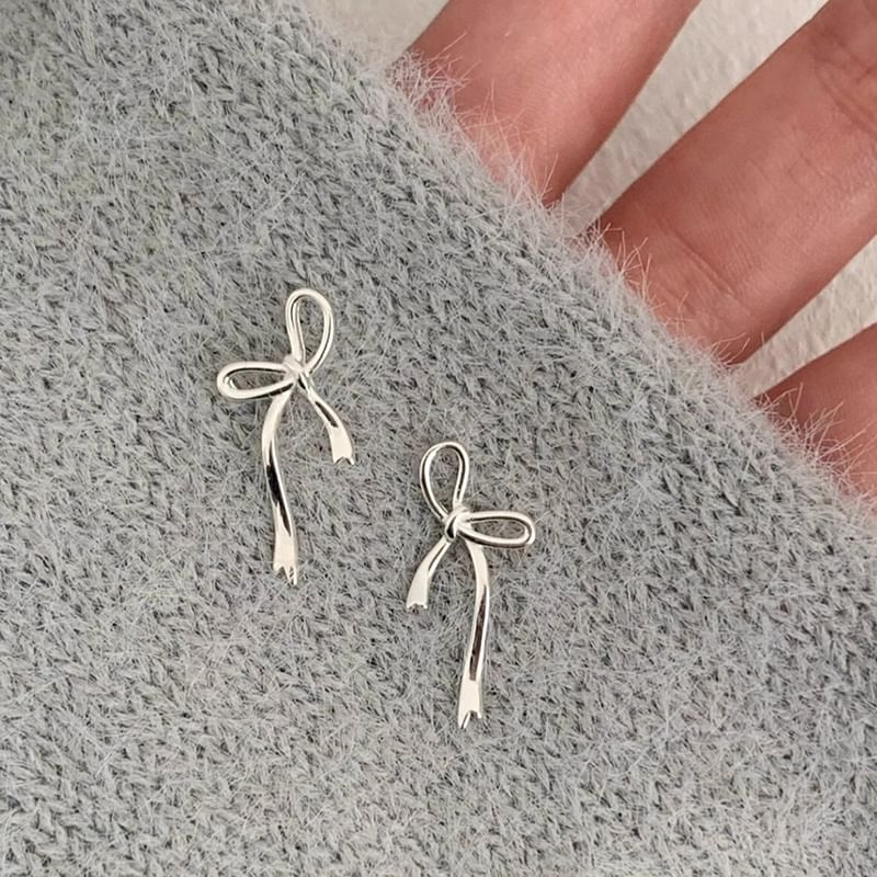 Bow Stud Earring
