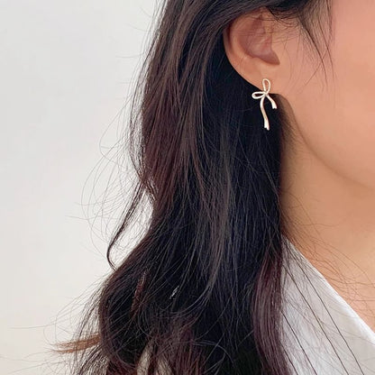 Bow Stud Earring