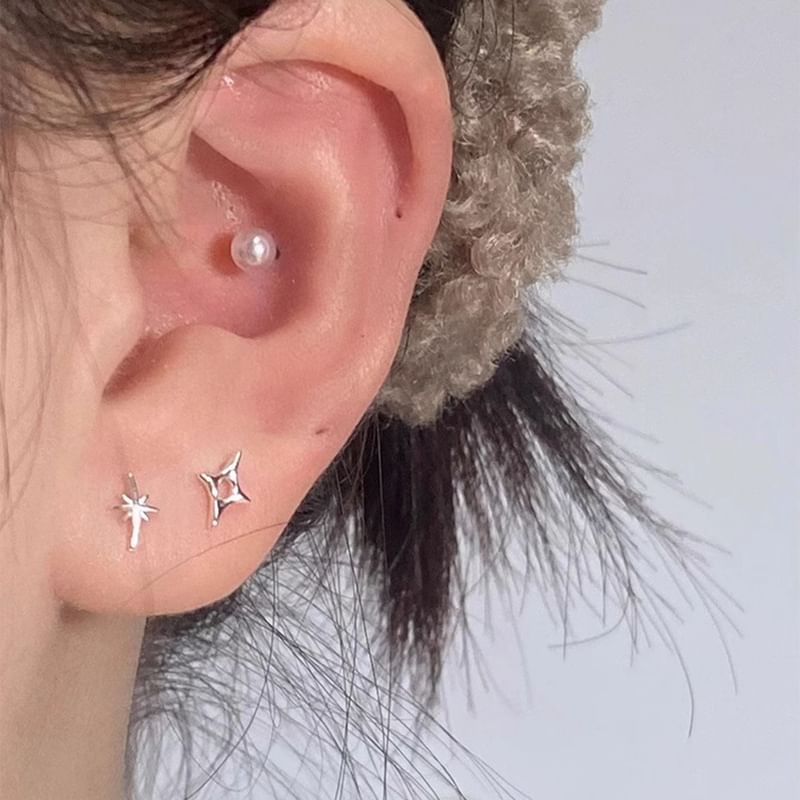 Star Stud Asymmetrical Earring