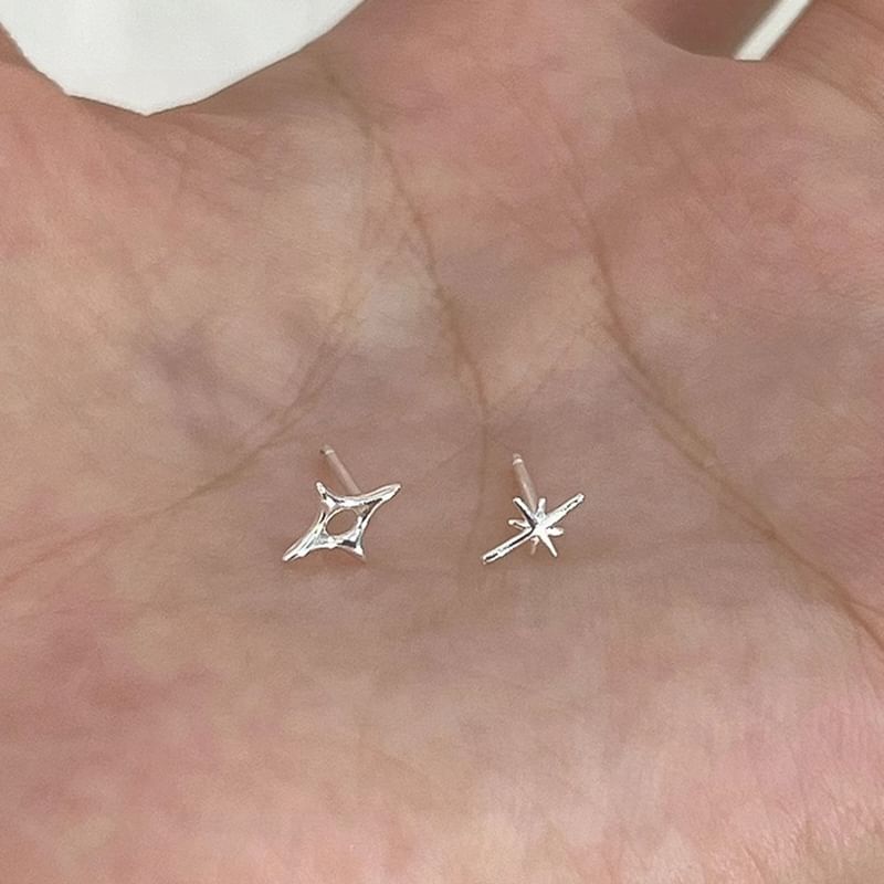 Star Stud Asymmetrical Earring