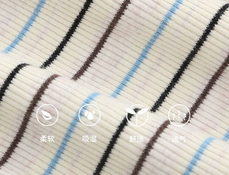 Short-Sleeve Round Neck Striped T-Shirt / High Waist Plain Mini A-Line Skirt