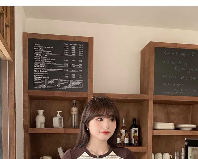 Short-Sleeve Round Neck Striped T-Shirt / High Waist Plain Mini A-Line Skirt