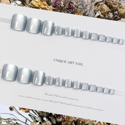 Einfacher Druck-auf-Zehennagel