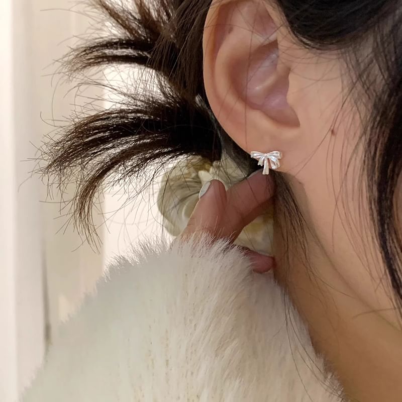 Ribbon Ear Stud