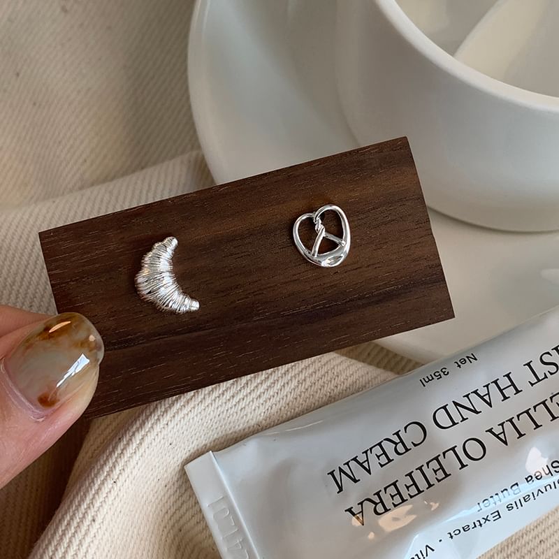 Ear Stud Pastry Metallic