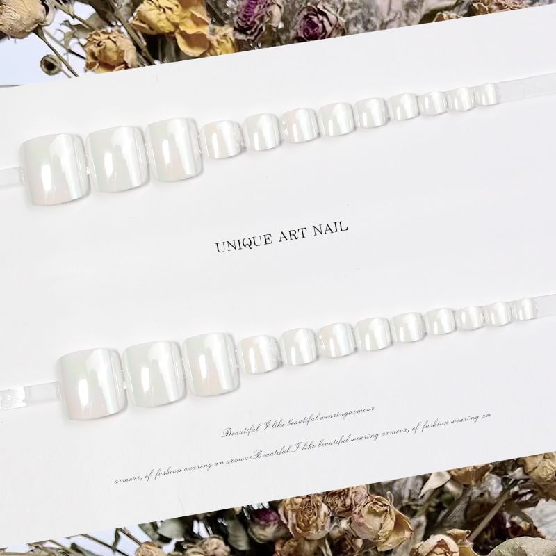 Einfacher Druck-auf-Zehennagel