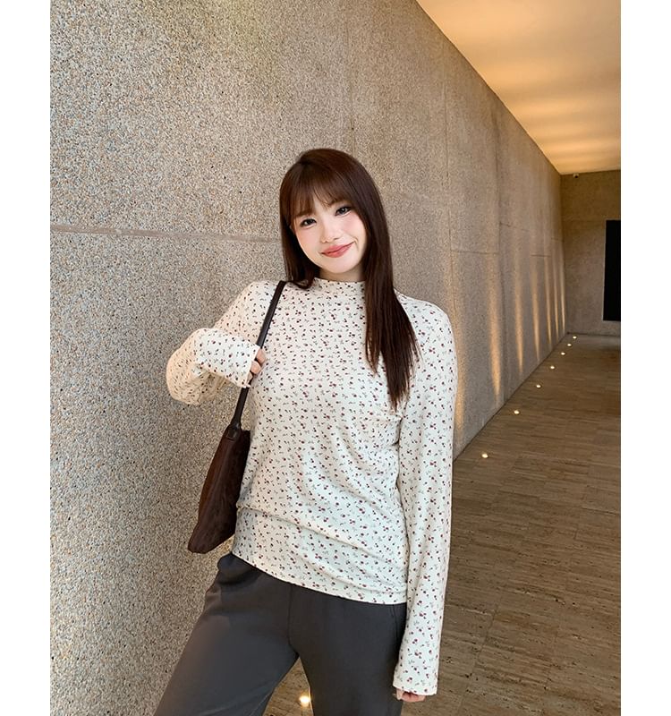 Long Sleeve Mock Neck Floral Print Tee