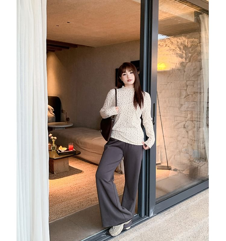 Long Sleeve Mock Neck Floral Print Tee