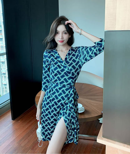 3/4-Sleeve V-Neck Patterned Sashed A-Line Wrap Dress