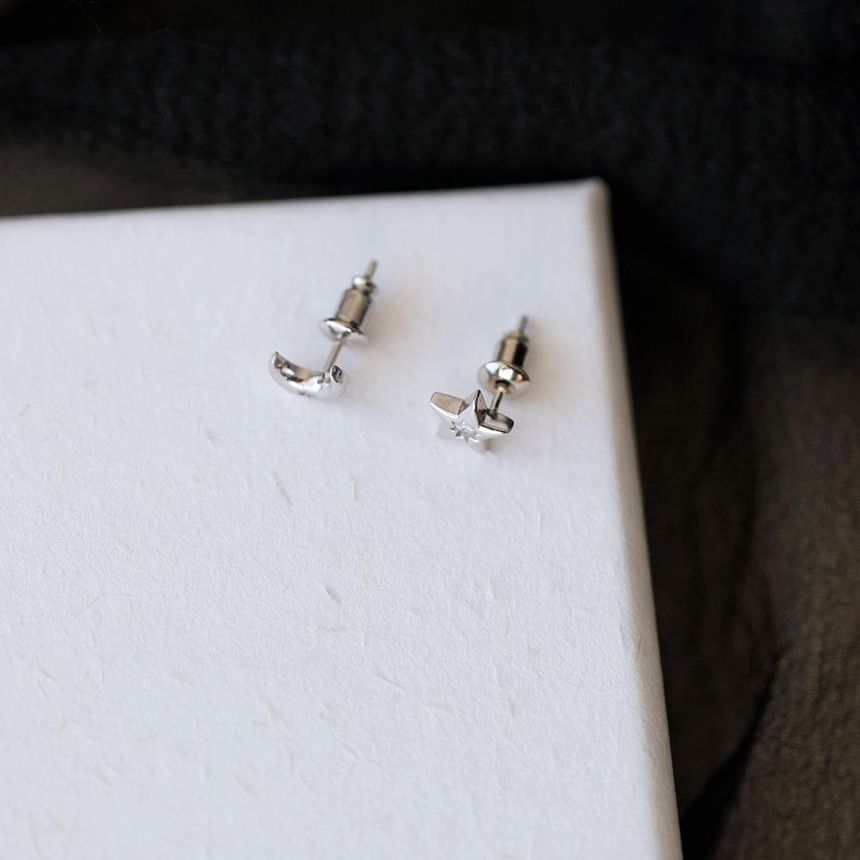 S999 Stud Star Asymmetrical Moon Silver Rhinestone Earring