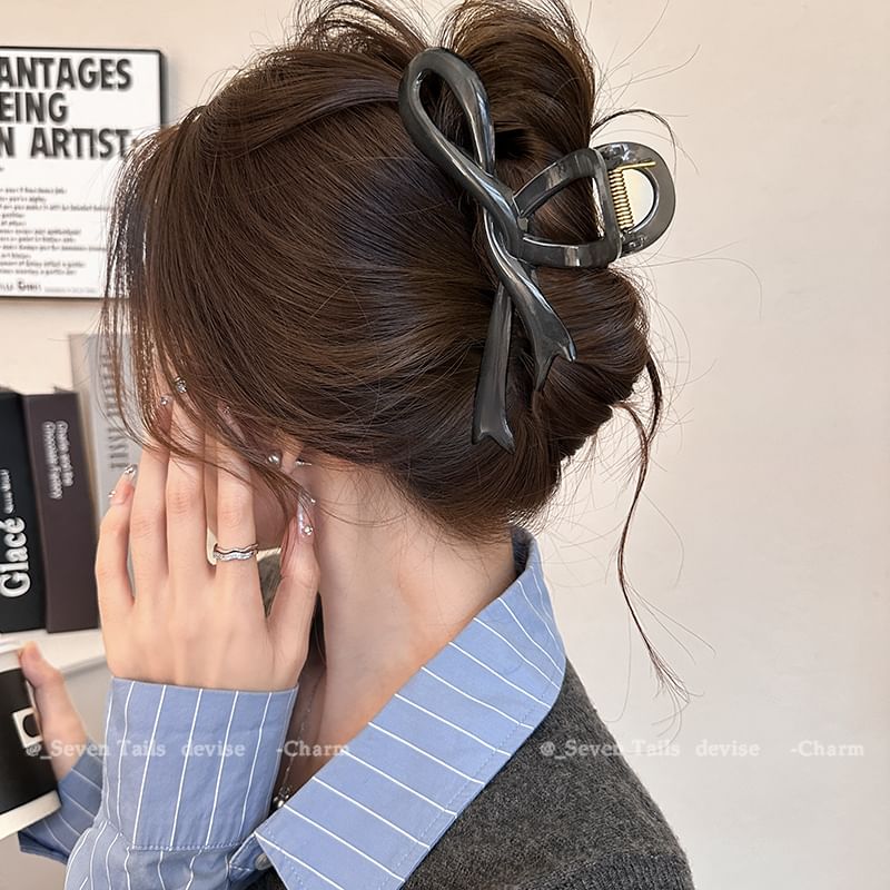 Plain Claw Hair Bow