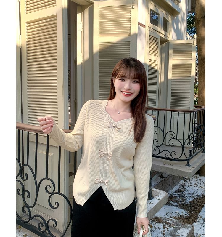 Long Sleeve V-Neck Plain Frog Closure Ribbed Knit Top