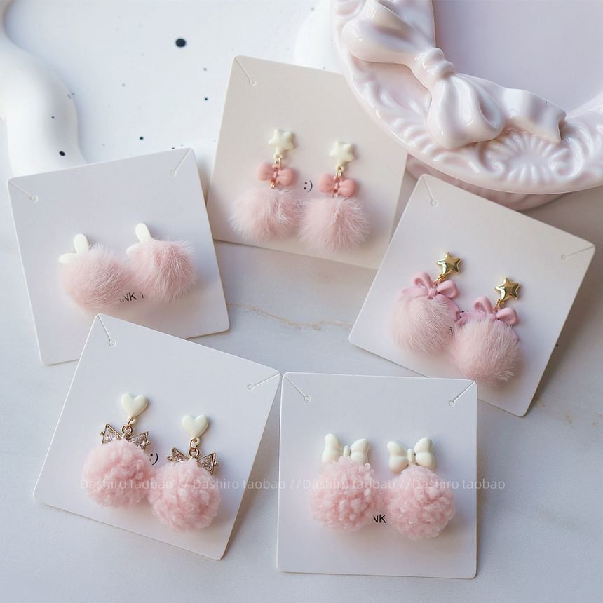 Pom Clip-On / Drop Earring