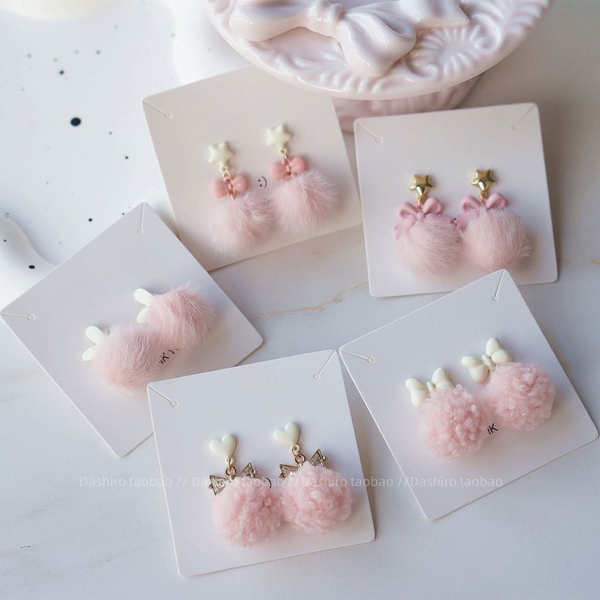 Pom Clip-On / Drop Earring