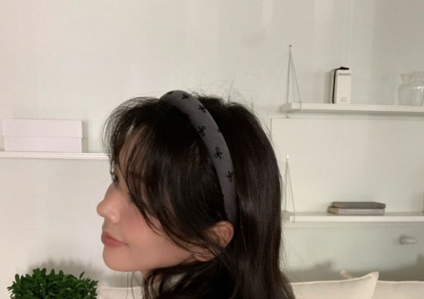 Bow Embroidered Fabric Headband