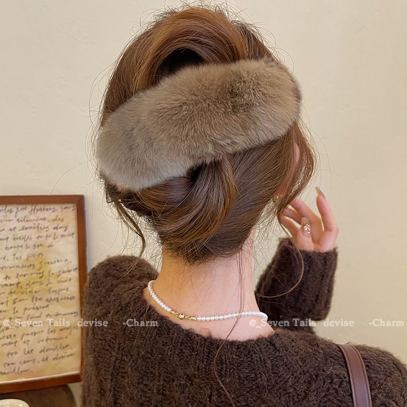 Hair Faux Fur Clip