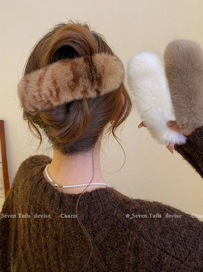 Hair Faux Fur Clip