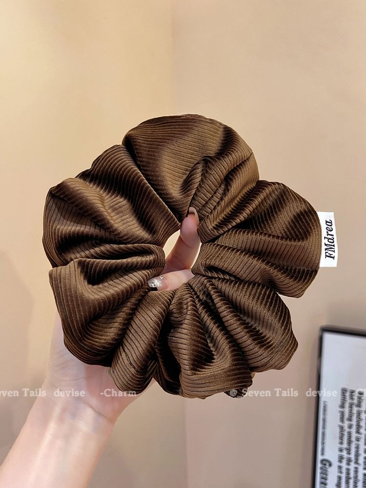 Label Scrunchie Lettering