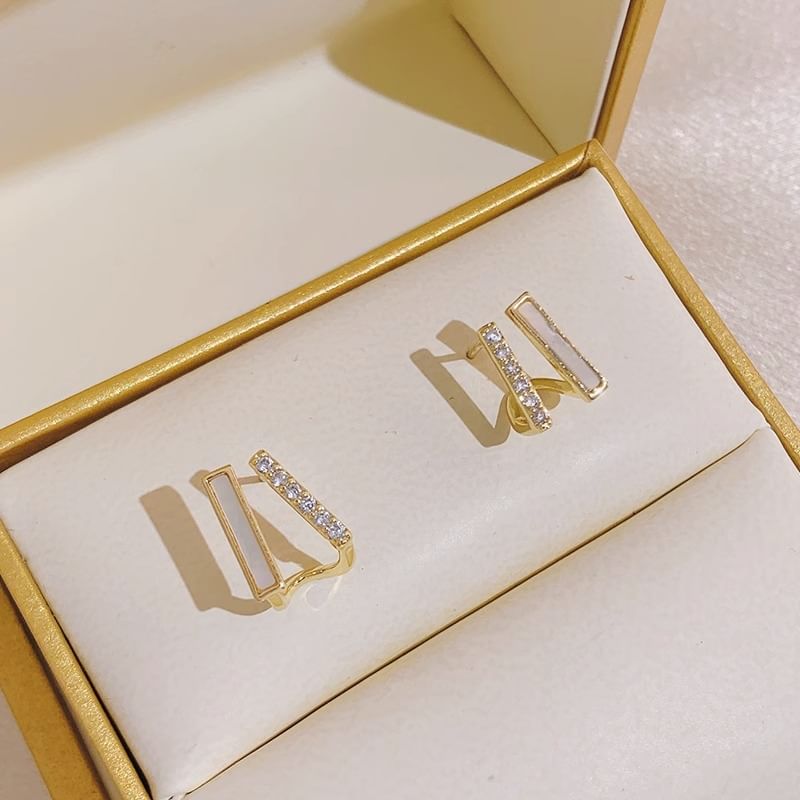 Alloy Shell Stud Rhinestone Earring