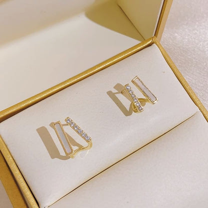Alloy Shell Stud Rhinestone Earring