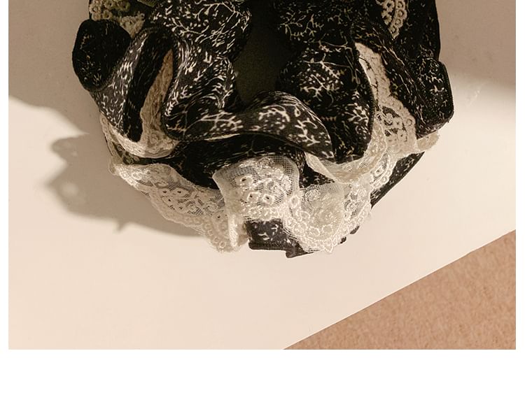 Scrunchie Trim Lace Floral Print