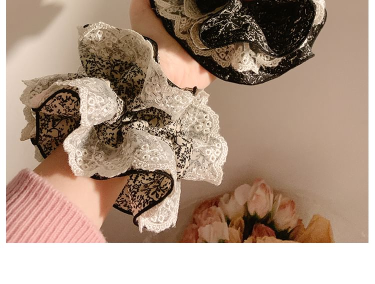Scrunchie Trim Lace Floral Print