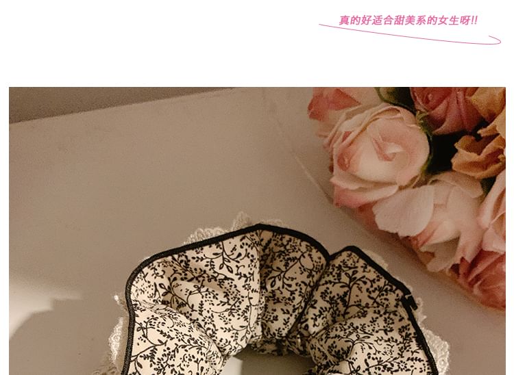 Scrunchie Trim Lace Floral Print