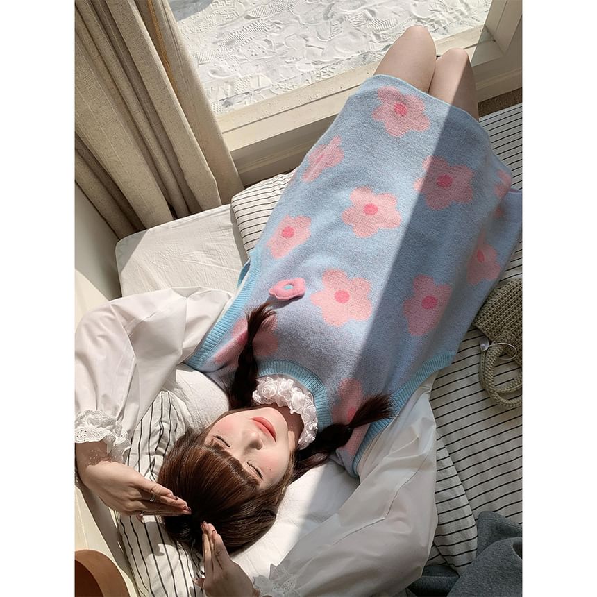 Sleeveless Crewneck Floral Pattern Knit Shift Dress