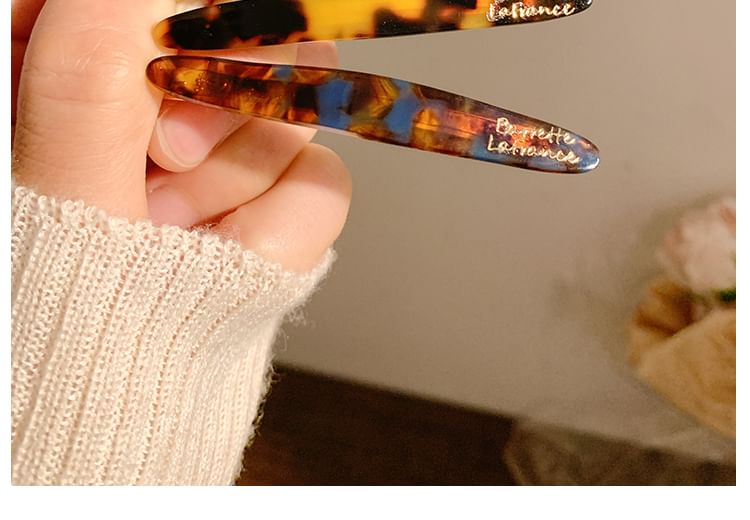 Clip Acetate Hair