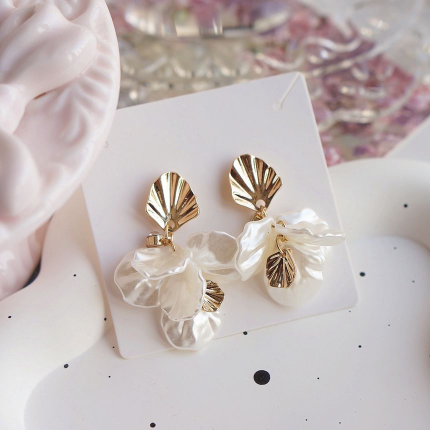 Drop Fringed / Shell Clip-On Earring