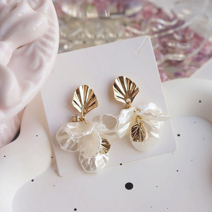 Drop Fringed / Shell Clip-On Earring