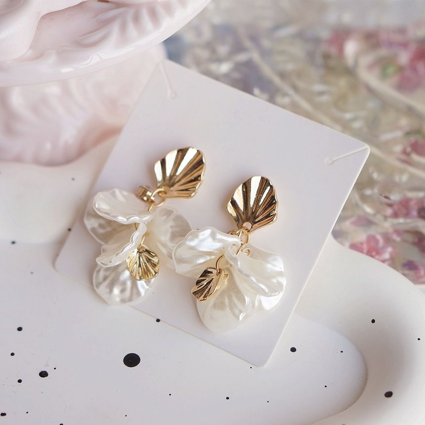 Drop Fringed / Shell Clip-On Earring