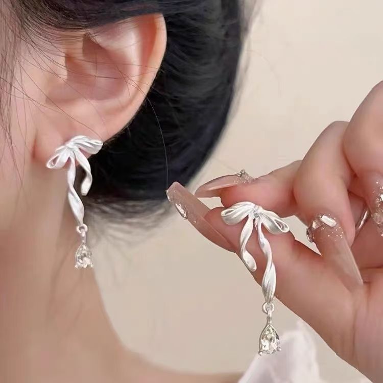 Ear Alloy Bow Cuff