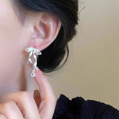 Ear Alloy Bow Cuff
