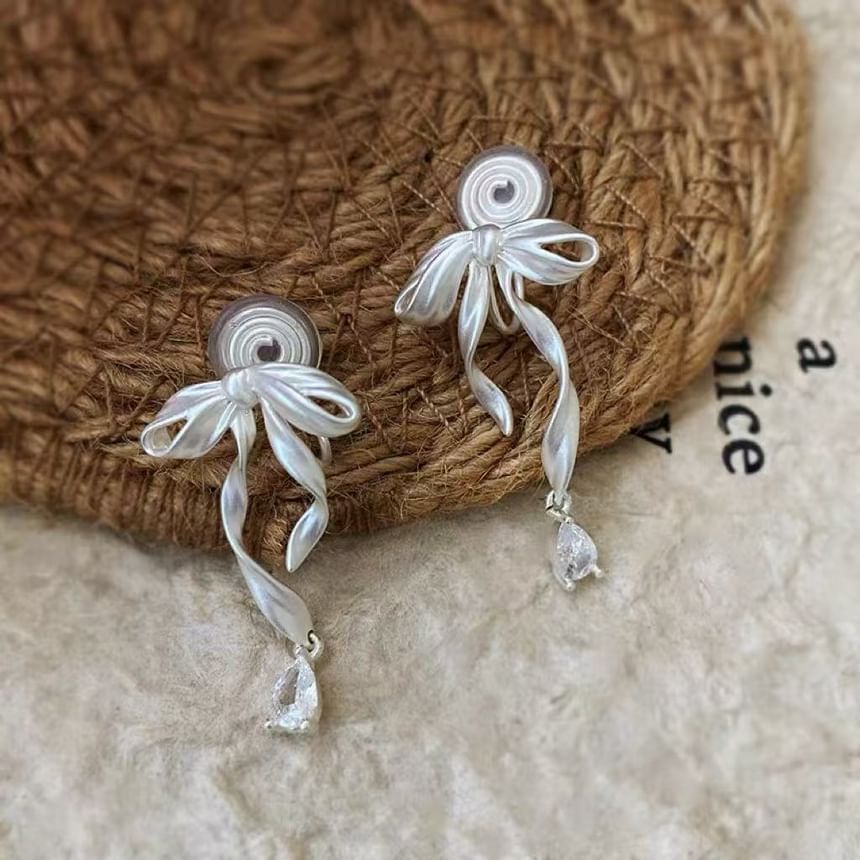 Ear Alloy Bow Cuff