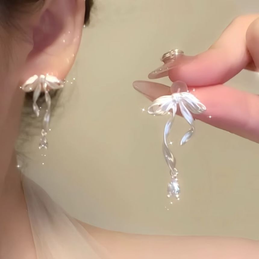 Ear Alloy Bow Cuff