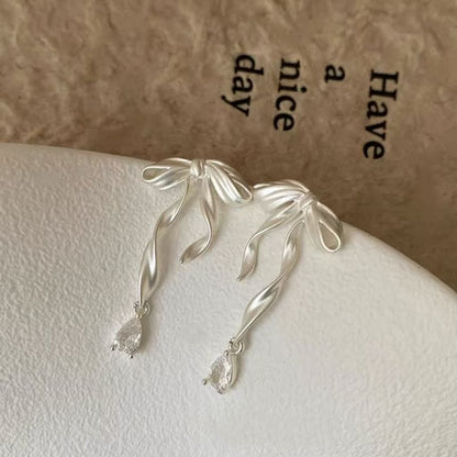 Ear Alloy Bow Cuff