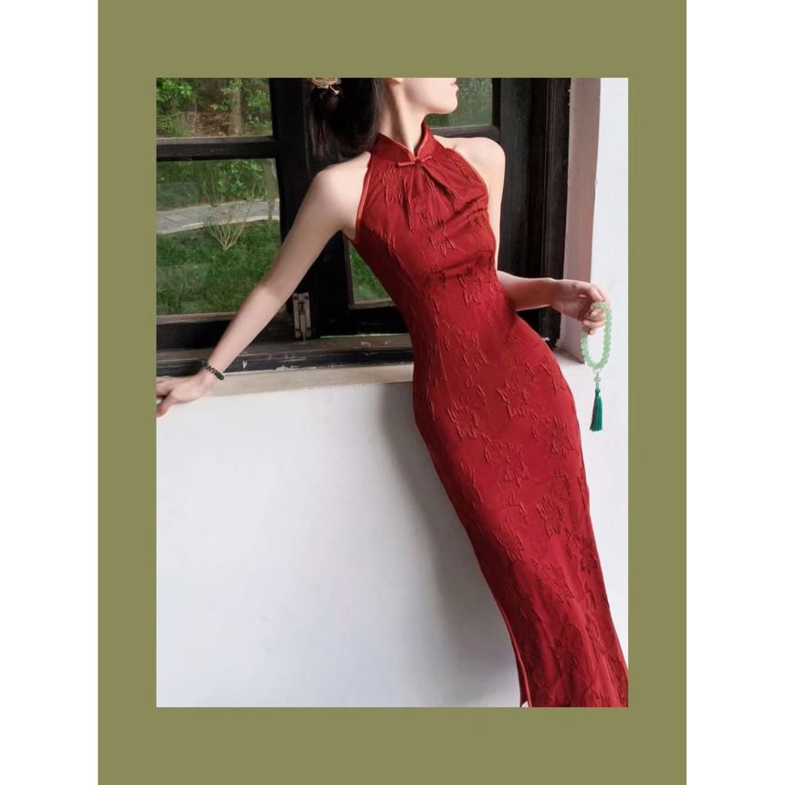 Halter Neck Stand Collar Floral Jacquard Slit Midi Sheath Qipao / Plain Perforated Fringed Shawl / Set