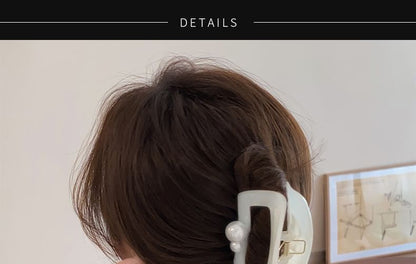 Acrylic Faux Claw Pearl Hair
