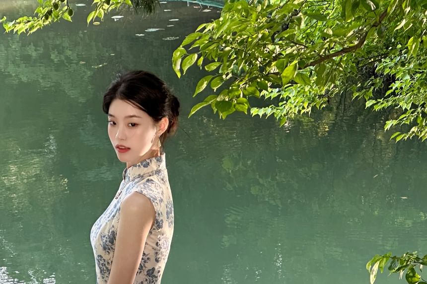 Sleeveless Stand Collar Floral Print Slit Maxi Sheath Qipao / Plain Shawl