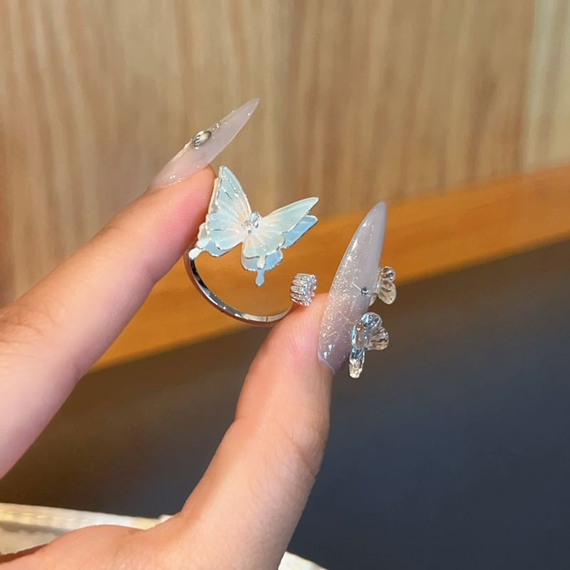 Ring Open Butterfly