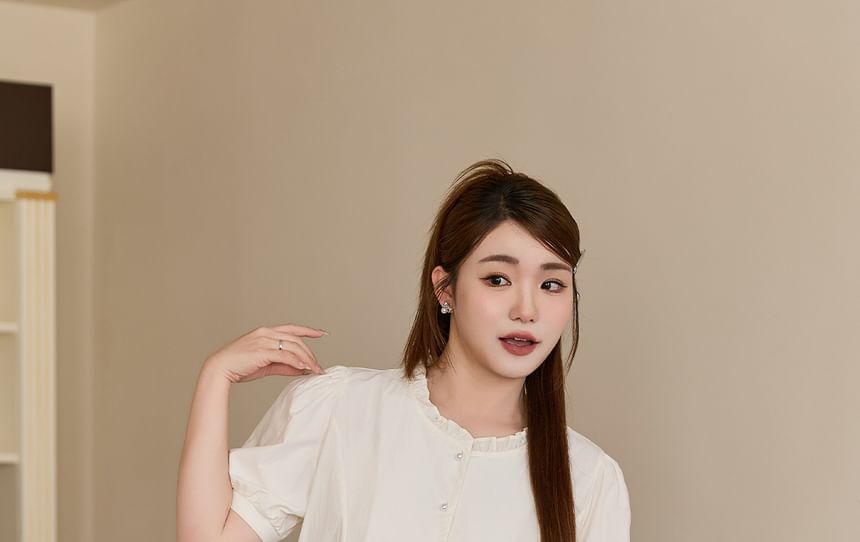 Short-Sleeve Crew Neck Plain Bow Blouse