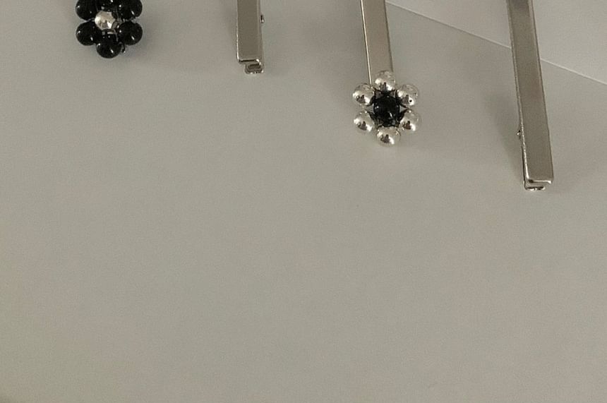 2: Flower Clip of Beaded Hair Set