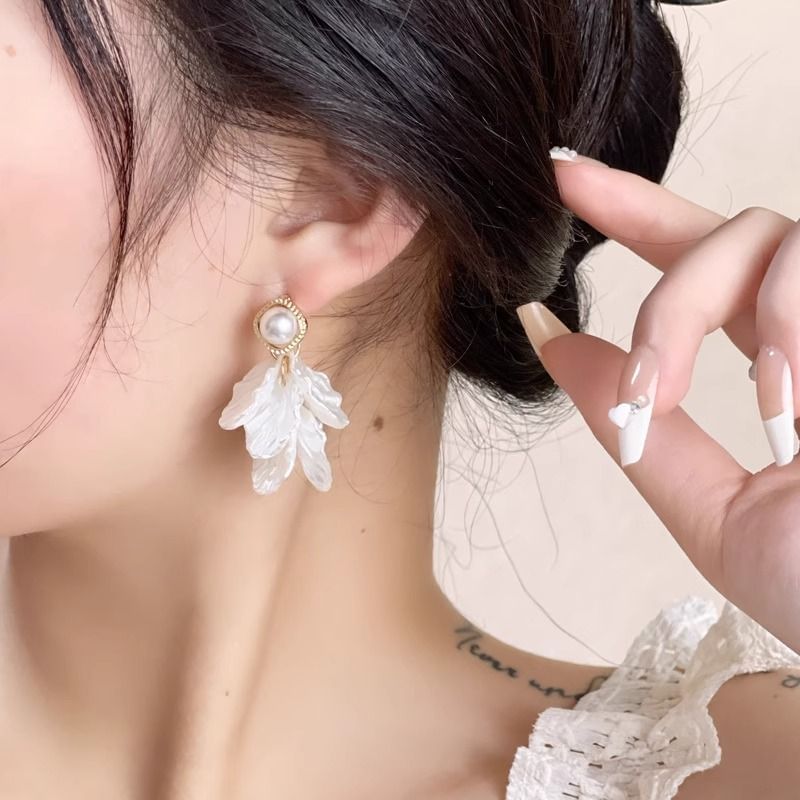 Petal Faux Pearl Alloy Earring Statement