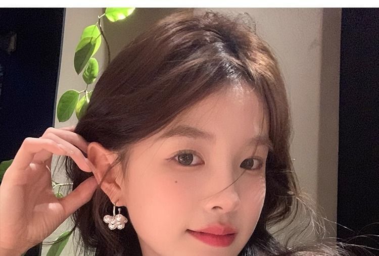Alloy Pearl Drop Earring Faux