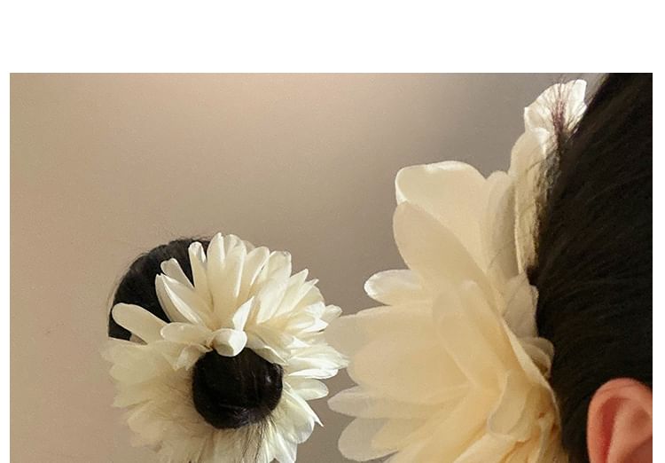 Mesh Scrunchie Flower