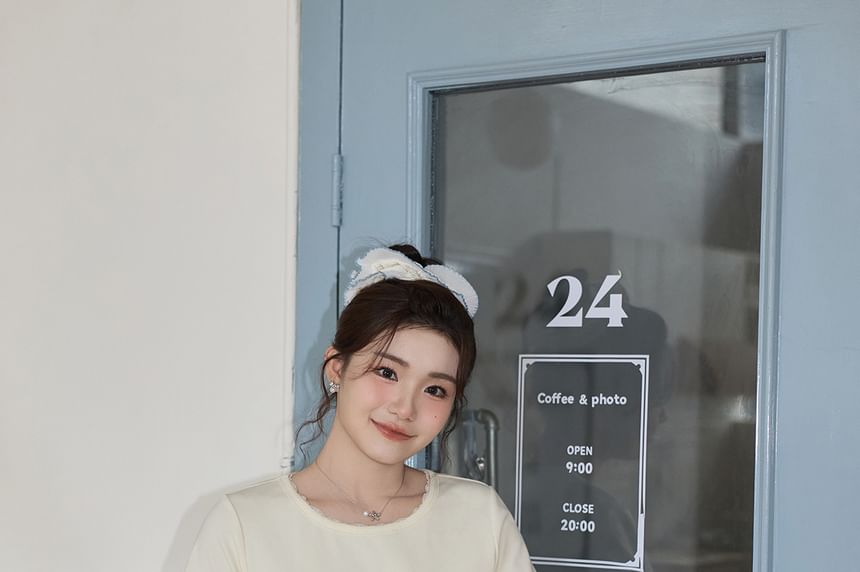 Plus Size Short-Sleeve Round Neck Cat Print T-Shirt