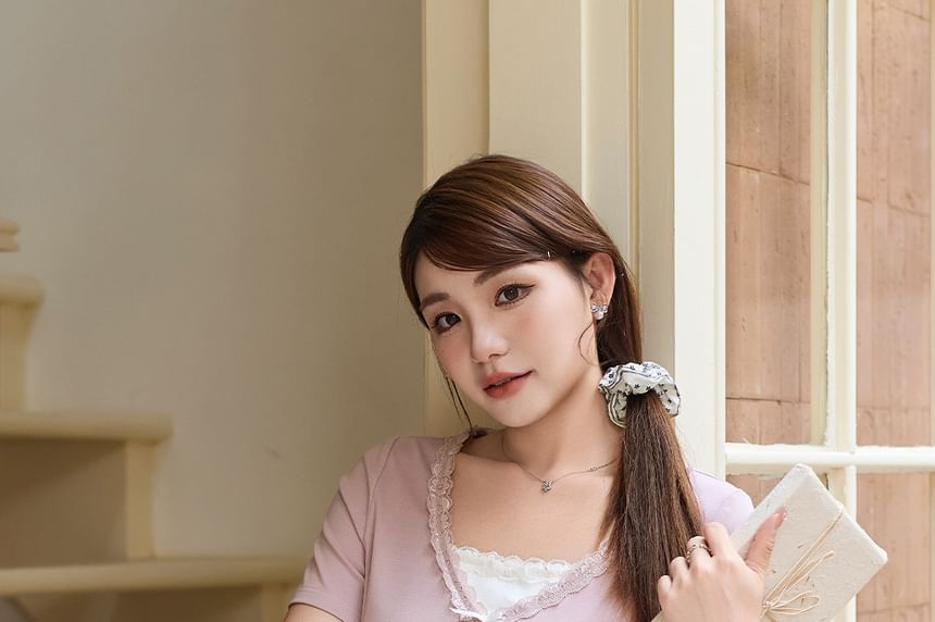 Plus Size Short-Sleeve V-Neck Plain Lace Trim Tee