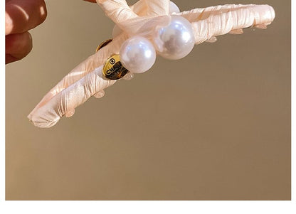 Faux Hair Claw Pearl