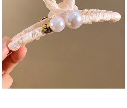 Faux Hair Claw Pearl